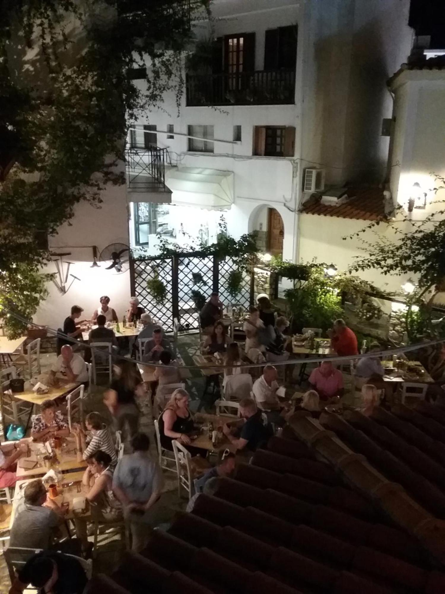 Mouria Hotel Skiathos-stad Buitenkant foto